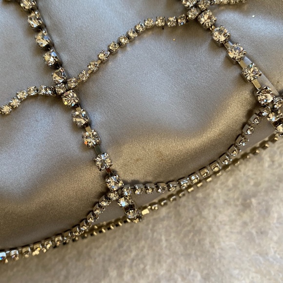💋SOLD💋 Elegant Satin Clutch with crystals - Picture 8 of 14